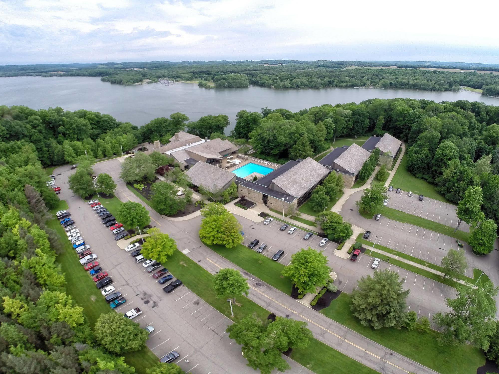 Mohican Lodge And Conference Center Perrysville Екстер'єр фото