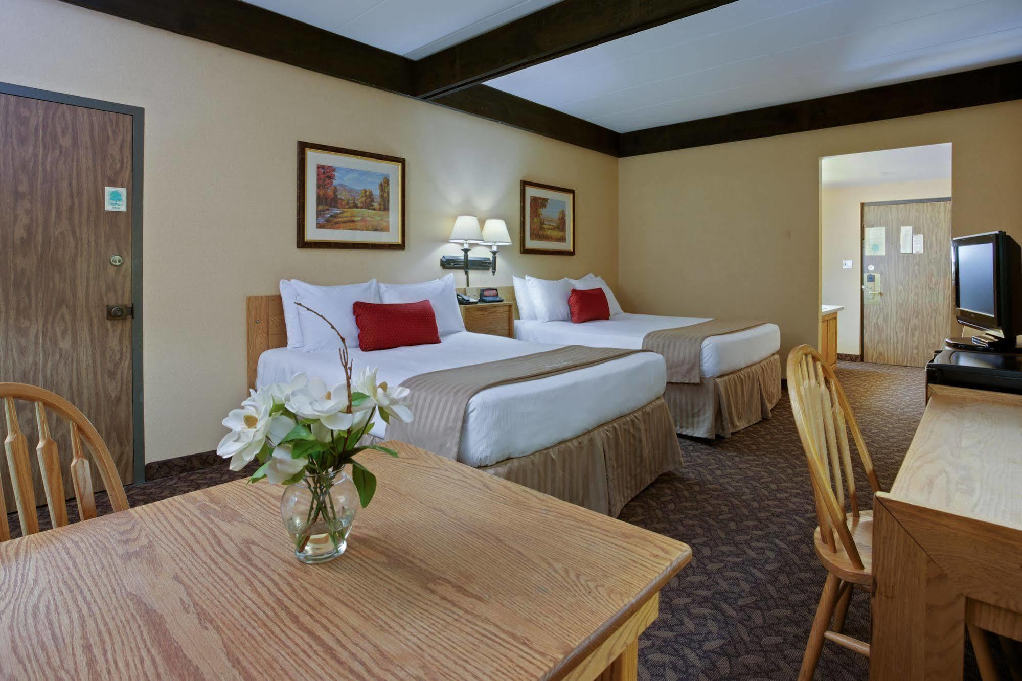 Mohican Lodge And Conference Center Perrysville Екстер'єр фото